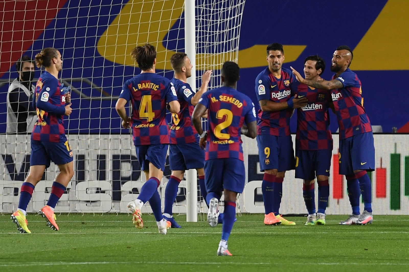 Messi celebra el 2-0 con sus compañeros | Fuente: @forca_fcb