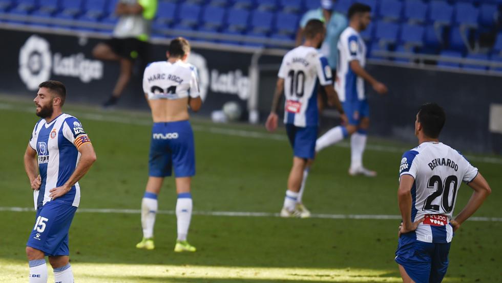 Los jugadores del Espanyol tras la derrota ante el Leganés | Fuente: Mundo Deportivo