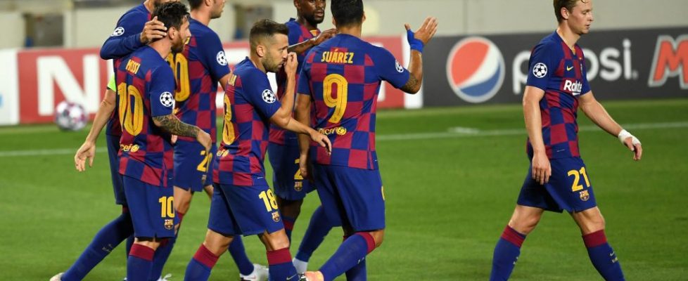FC Barcelona v SSC Napoli - UEFA Champions League Round of 16: Second Leg