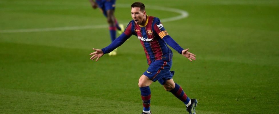 Leo Messi anota gol contra el Athletic Club. Fuente: Getty Images