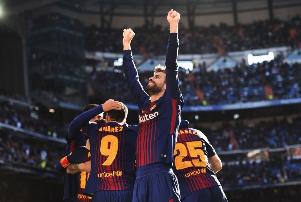 Gerard Piqué celebra un gol ante la grada del Bernabéu. Fuente Getty: Images