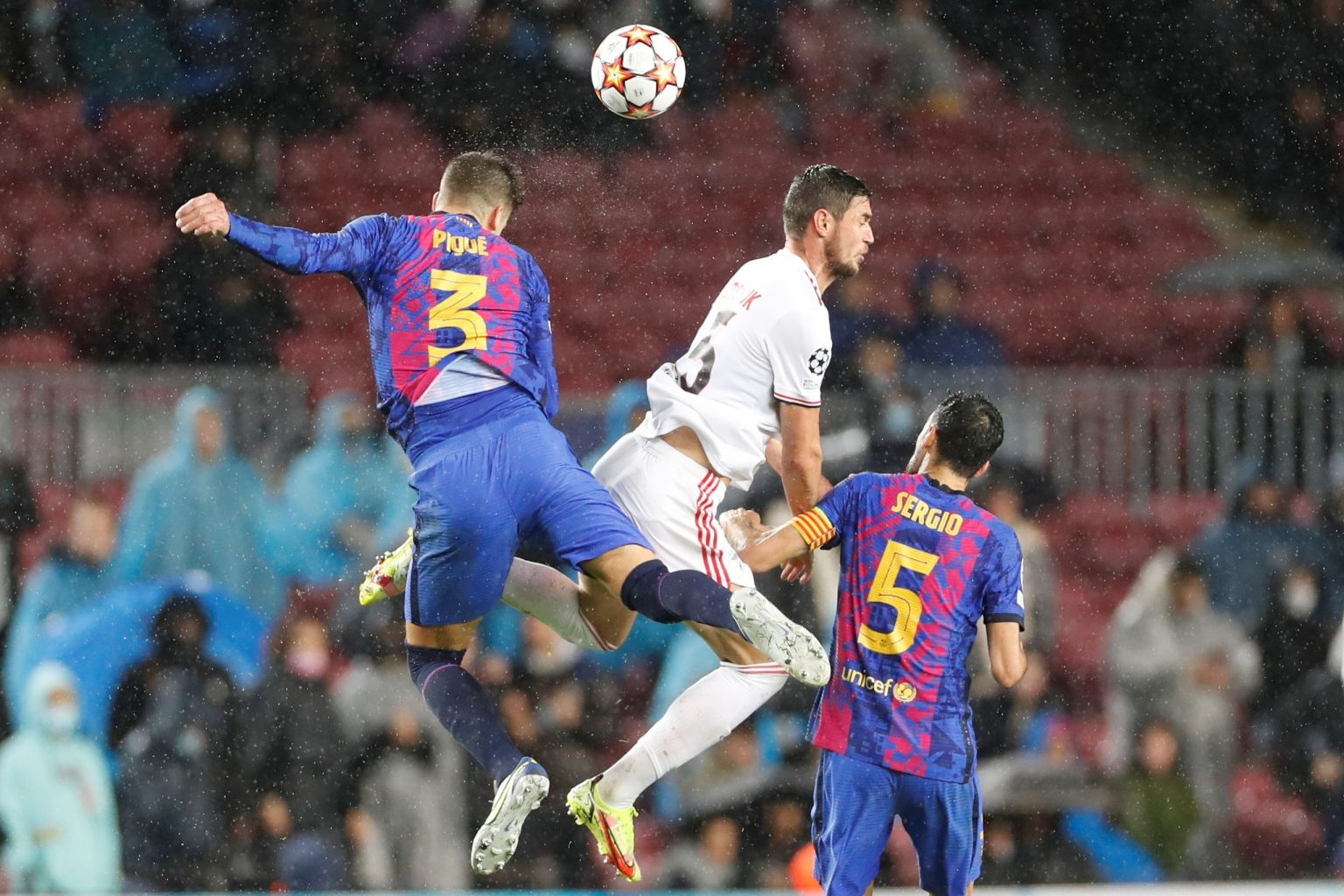 La segunda juventud de Piqué y Busquets INIESTAZO