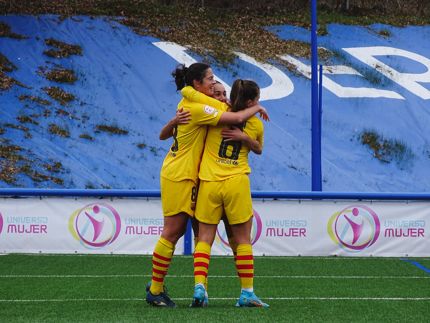 Pina, Torre y Ona celebran el gol. Fuente: Nagore Domínguez