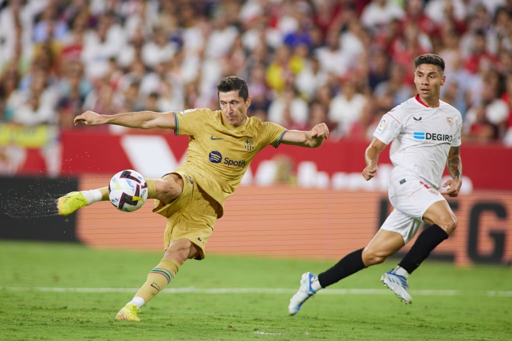 Lewandowski marca de volea el segundo gol del Barça 