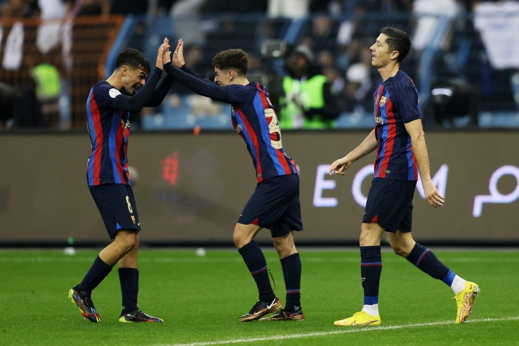 Pedri y Gavi celebran el gol del Barça 