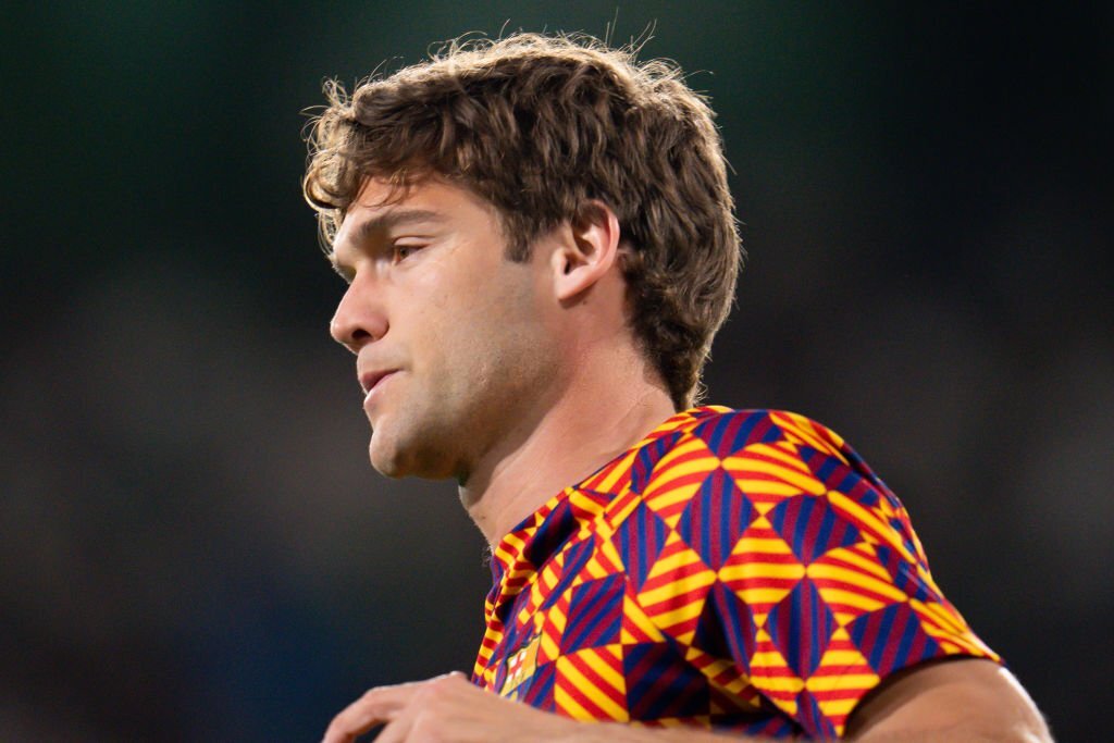 Marcos Alonso se vuelve a poner el mono de trabajo INIESTAZO